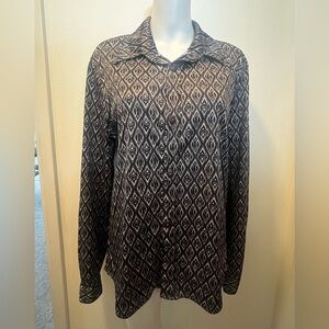 Elee Vintae Black and White Geometric Button Down Ling Sleeved Shirt